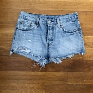 Levi’s Cut Off Jean Shorts